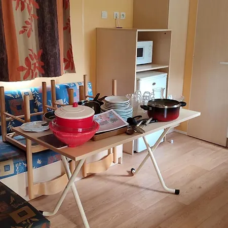 Mobil-home Avec Terrasse - 4 Pers. - Api-1-52-2026 * La Tour-d'Auvergne