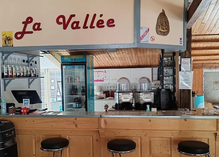 Campsite Mobil-home Avec Terrasse - 4 Pers. - Api-1-52-2026 La Tour-d'Auvergne