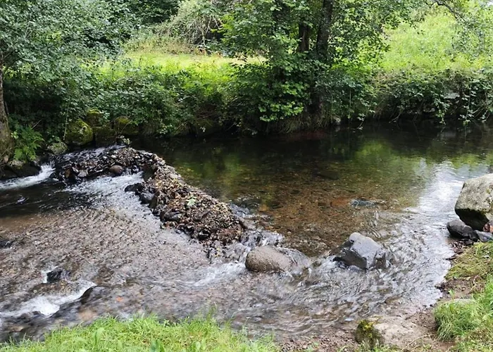 Mobil-home Avec Terrasse - 4 Pers. - Api-1-52-2026 * La Tour-d'Auvergne